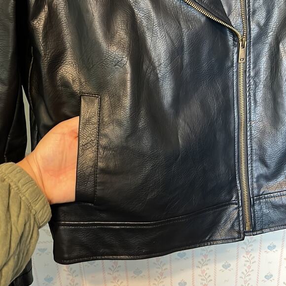 Universal Thread Small Faux Leather Multiple Zipper Polyester Jacket - Picture 4 of 16